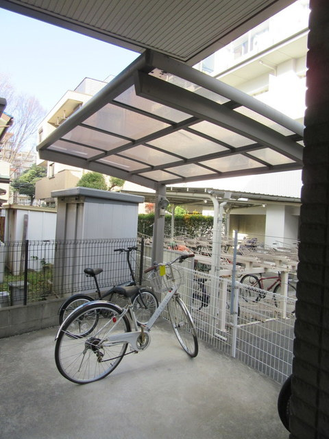 ブルームメゾンのその他共用部分|★屋根付き駐輪場★