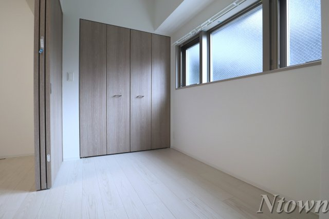 【その他】 | プレサンス名古屋ルーカス | ゆったりした洋室です