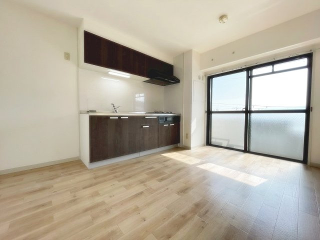 メゾン・ド・ローレルの居間・リビング|ゆったり過ごせるリビングです