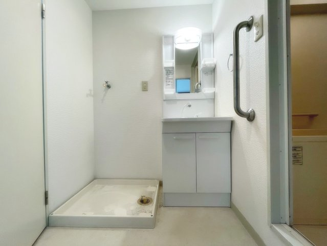 メゾン・ド・ローレルの洗面所|忙しい朝には欠かせない洗面所です