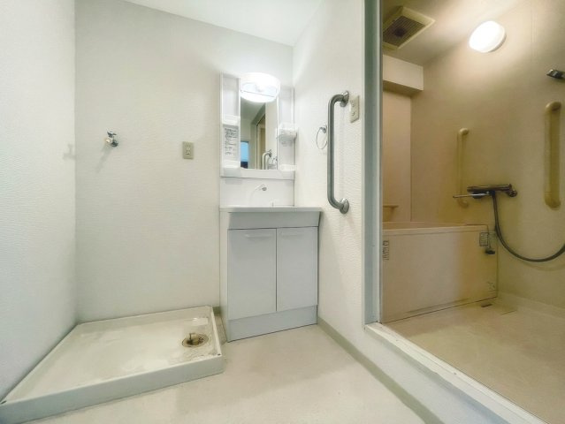 メゾン・ド・ローレルの洗面所|脱衣スペースもあります