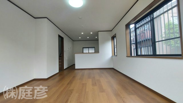 【居間・リビング】の画像