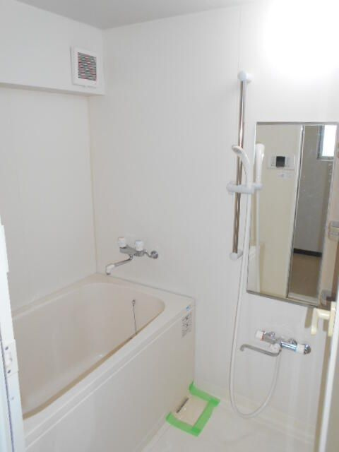 ハイライフ第二行徳の浴室