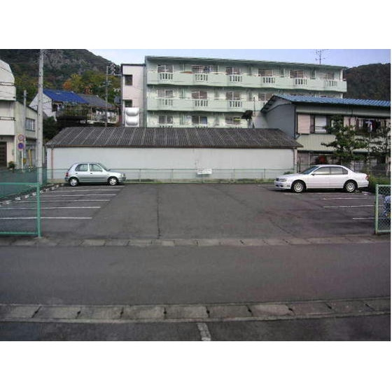 庵町吉田駐車場の外観