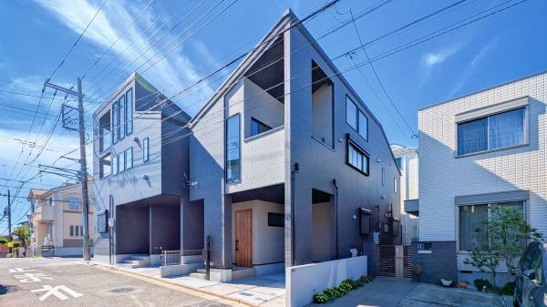 横浜市港南区日野南６丁目の新築一戸建の外観|周辺は落ち着いた街並み。
お気軽にお問い合わせください。