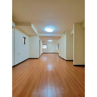 【居間・リビング】 | サンクトゥス | 洋室