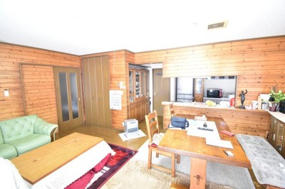 【居間・リビング】 | 春山町　二階建中古戸建て