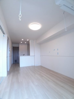 【居間・リビング】 | フレスコ・パッソⅠ | こちらの居間で趣味の時間をお楽しみください