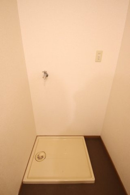 【設備】 | ラルジュウエスト | 室内洗濯機置場