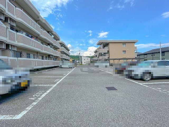 ガーデンハイツ永野Ⅲ B棟の駐車場|駐車場です