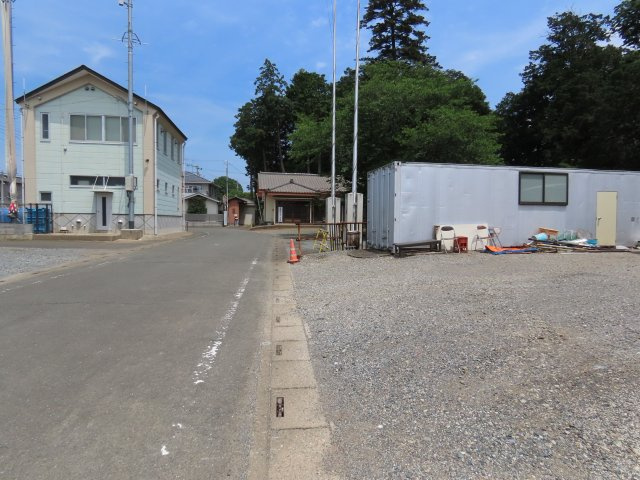 坂戸市小沼売地の前面道路含む現地写真