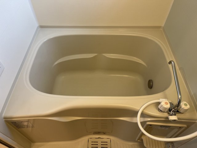 ブリーズ坂上の浴室