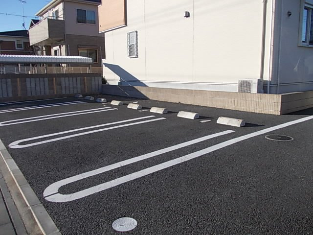 ソレイユ　サクラ　ガーデンの駐車場