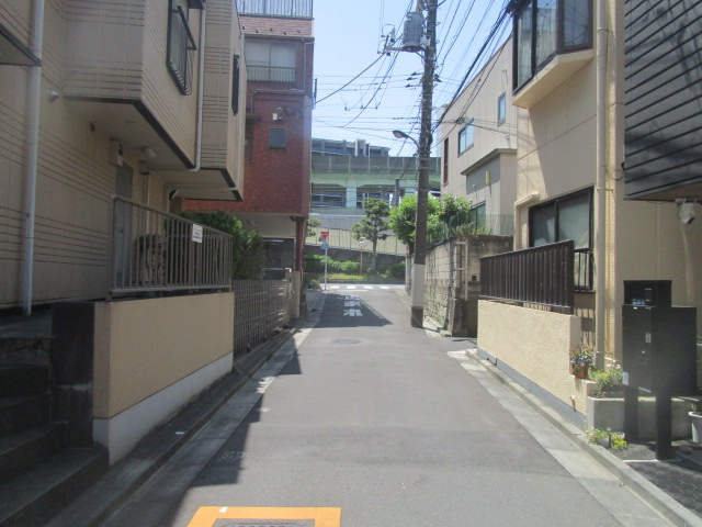 北区上中里２丁目のビル