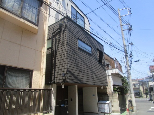 北区上中里２丁目のビル