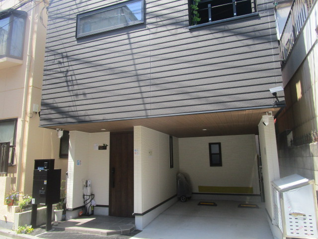 北区上中里２丁目のビル