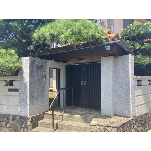 菅野貸家のエントランス