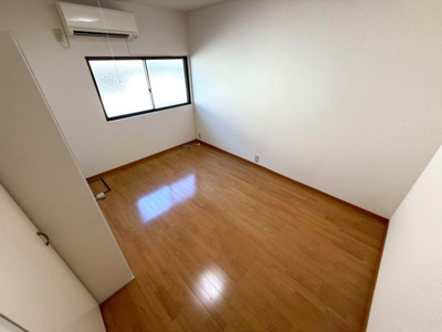 【洋室】 | ブリリア宝