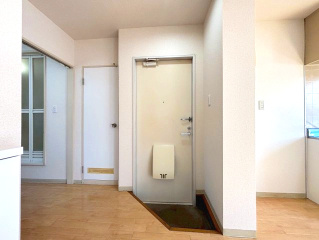 【玄関】 | フレグランス山岡C