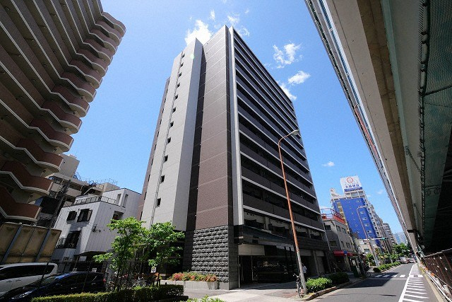 S-RESIDENCE緑橋駅前の外観