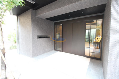 【エントランス】 | LaDouceur梅田ウエスト