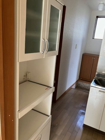 ロイヤルパレスオーシャンの収納|食器棚付き