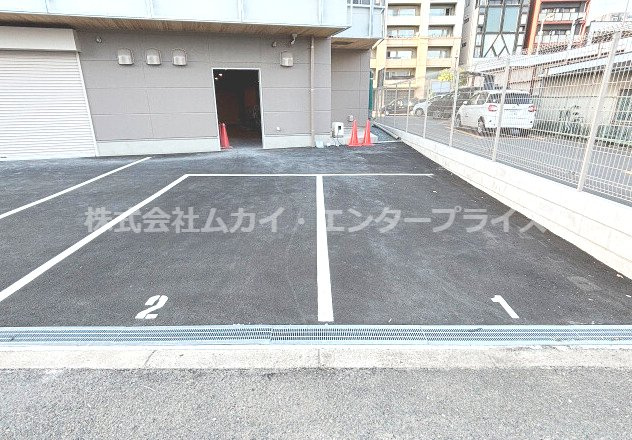 リブウッド大阪城の駐車場