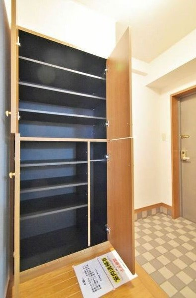 フォンティーヌ徳重の玄関