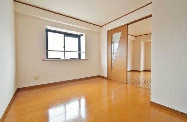 フォンティーヌ徳重の居間・リビング