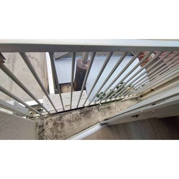 新栄ロイヤルハイツのバルコニー