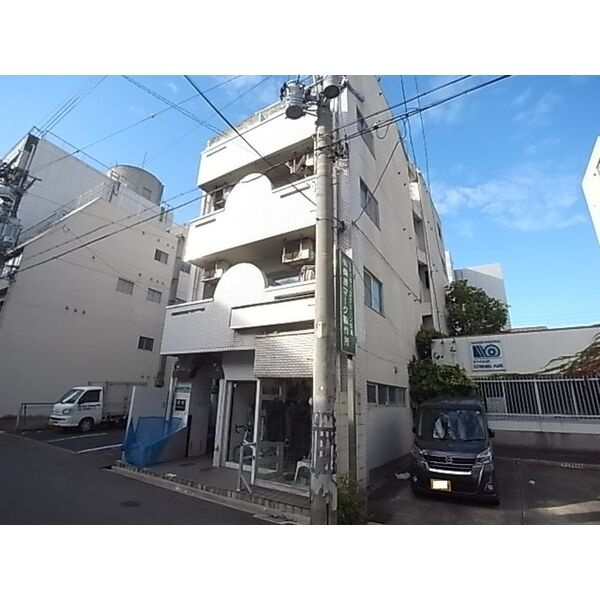 新栄ロイヤルハイツの外観