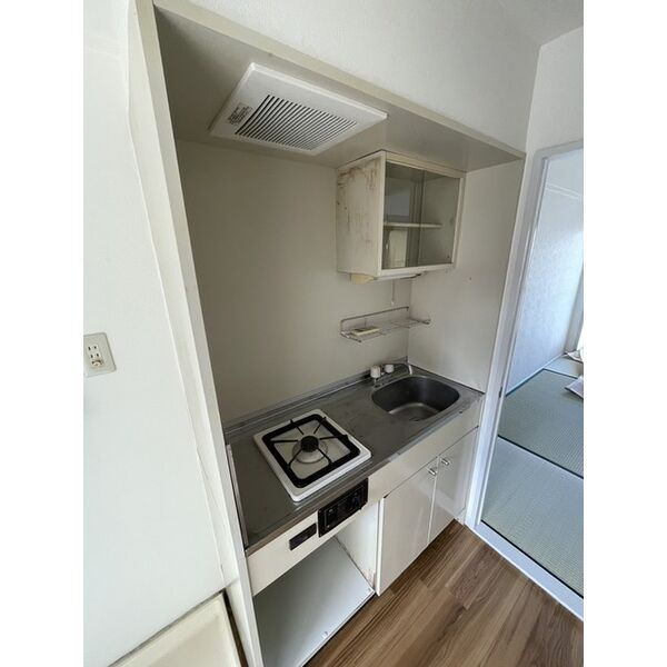 新栄ロイヤルハイツのキッチン