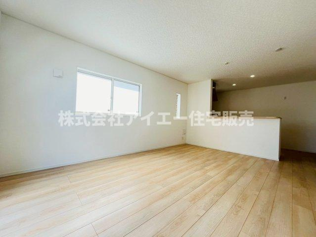 ♥♥与那原町板良敷第6-2号棟（全2棟）の洋室|落ち着いた色調の洋室です