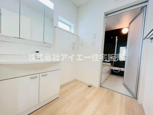♥♥与那原町板良敷第6-2号棟（全2棟）の独立洗面台|使いやすい独立洗面台です