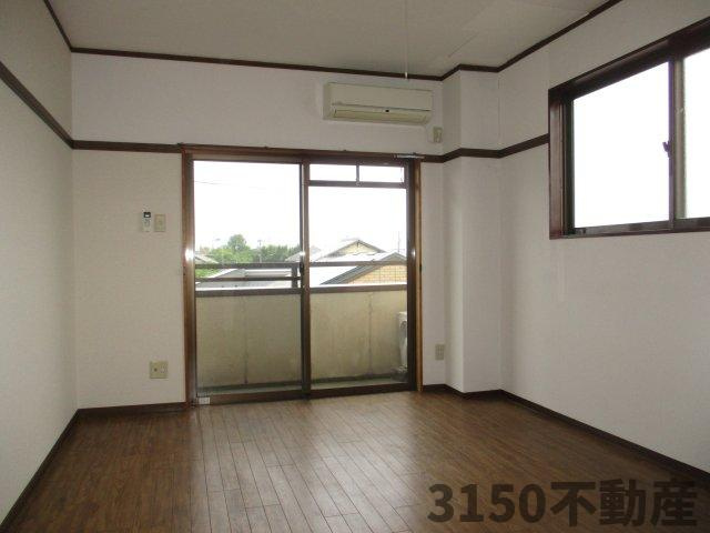 サンライズマンションの居間・リビング