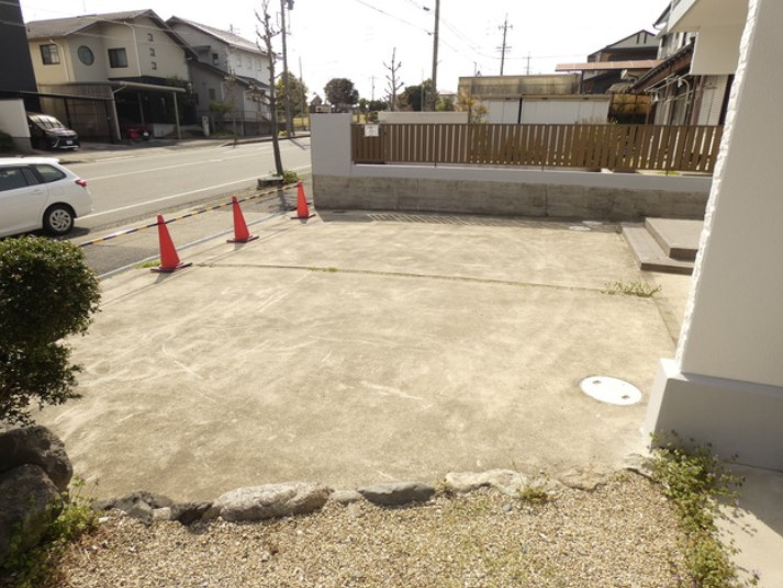 瀬戸市ひまわり台戸建の駐車場