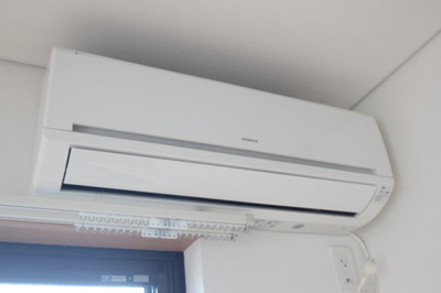 【設備】 | コートリジェール | 寝室にあるエアコンです