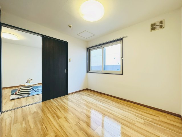 【洋室】 | Flex-Urban Higashisapporo | 個人の部屋や寝室として使える洋室です