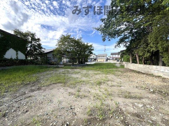 村山市楯岡十日町６−１３の外観|奥側から道路側を見た様子です。