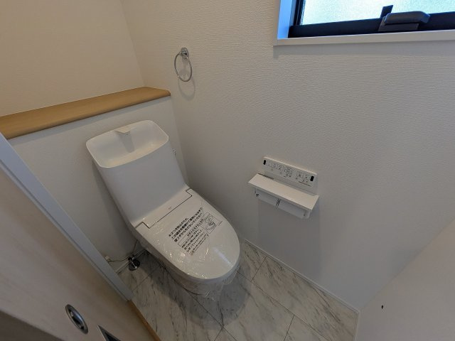 八王子市　北野台　新築一戸建てのトイレ|～暖房温水洗浄機能付きトイレ　冬場は特に嬉しい機能ですね～