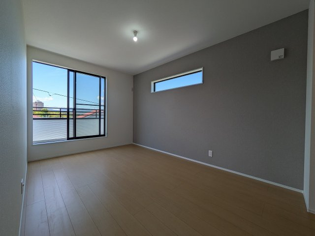 八王子市　北野台　新築一戸建ての寝室|～2階7.0帖の主寝室　ベッドなど大型家具のレイアウトもしやすい広さです～