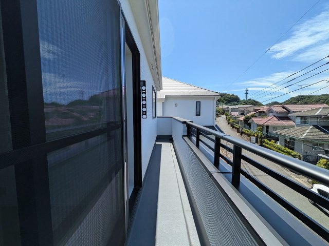 八王子市　北野台　新築一戸建てのバルコニー|～陽当たりの良いバルコニー　洗濯物がよく乾きそうです～