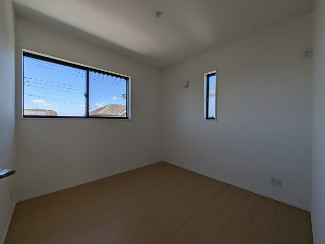 八王子市　北野台　新築一戸建ての洋室|～2階4.5帖の洋室　2面採光で明るく風通しの良いお部屋です～