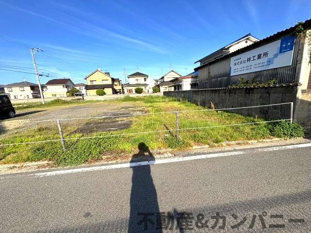 西長戸町売土地の前面道路含む現地写真|前面道路含む現地写真です