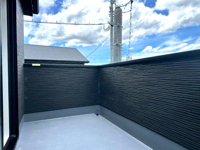 仲介手数料不要　いいねホームHomare北区梶尾町1期【北部東・北部中】のバルコニー