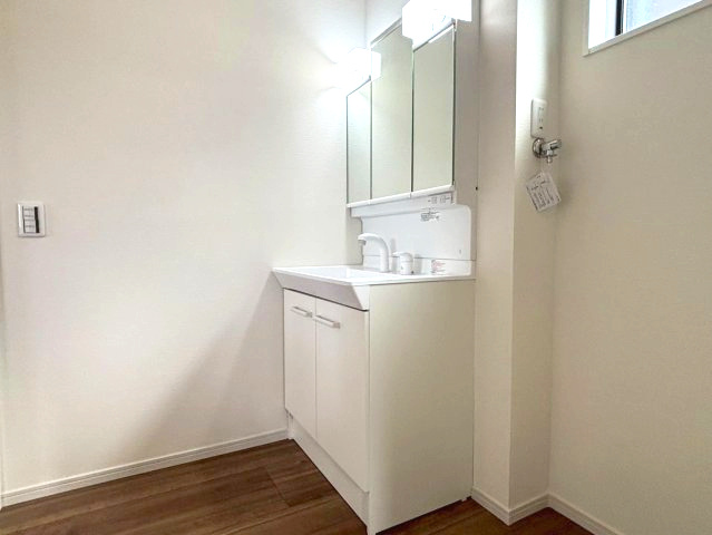 仲介手数料不要　いいねホームHomare北区梶尾町1期【北部東・北部中】の独立洗面台