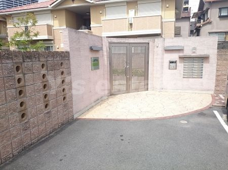 【エントランス】 | ラパン久宝寺A棟