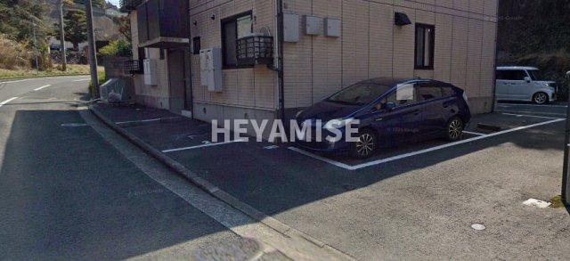 Maple Bの駐車場