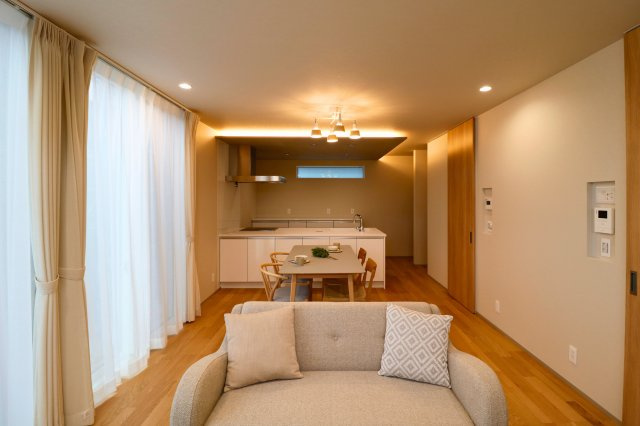 【居間・リビング】の画像