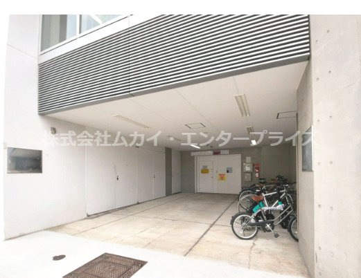 フジヒサFJ中之島ビルの駐車場